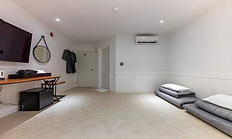 Ondol Room