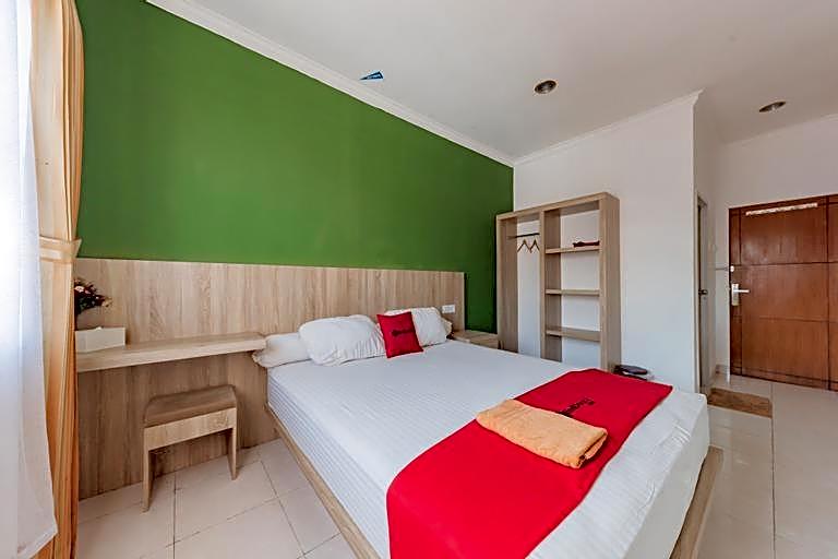 RedDoorz Syariah near Taman Bekapai 2