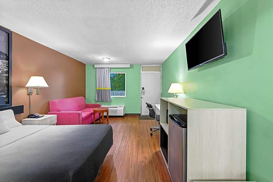 Super 8 by Wyndham Gaffney