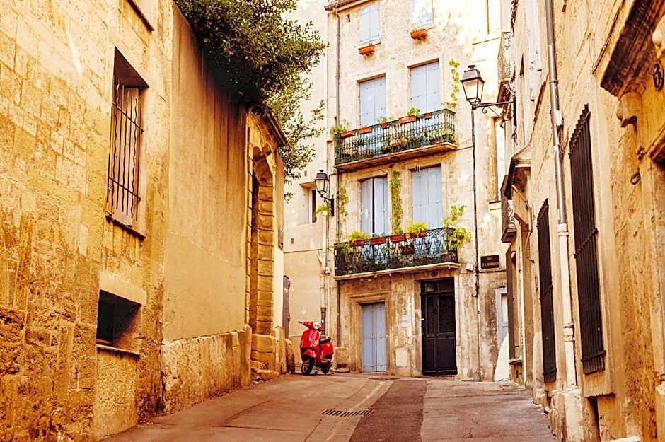 Hôtel D'Aragon - Place de La Comédie -