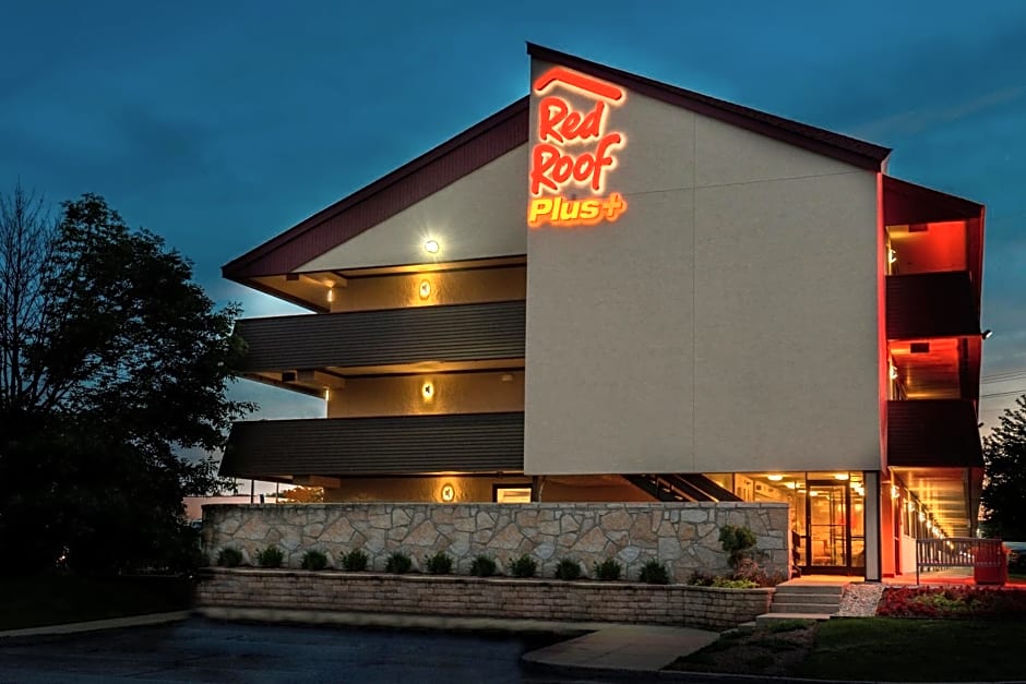 Red Roof Inn PLUS+ Chicago - Naperville