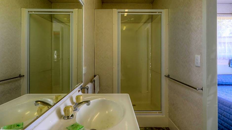 Moama Riverside Holiday Park
