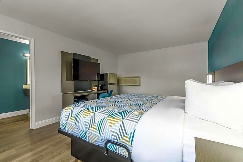 Studio 6 Suites Madera, CA Yosemite