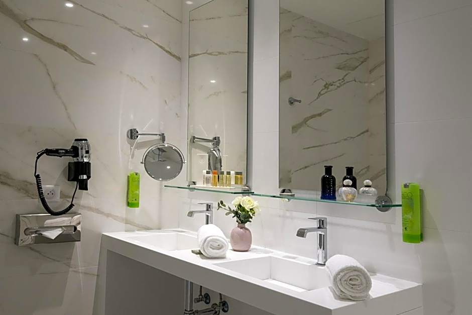 Golden Tulip Cannes Hotel De Paris