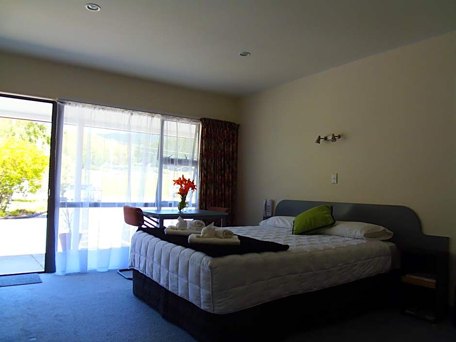 Kapiti Lindale Motel and Conference Centre