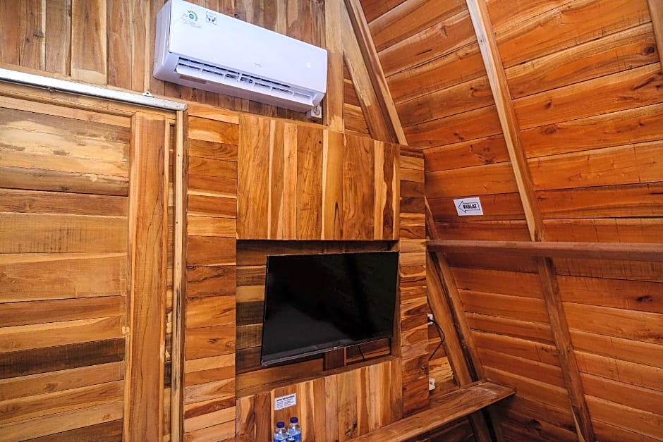 Urbanview Villa Kolopaking Kebumen by RedDoorz