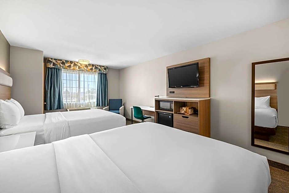 Econo Lodge Inn & Suites Santa Fe South