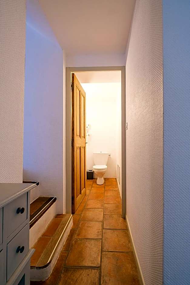 LE MAS DES FLANERAIES