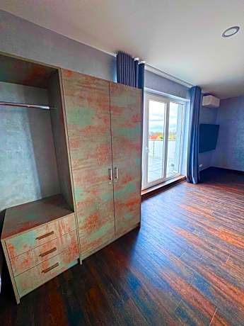 King Room with Balcony