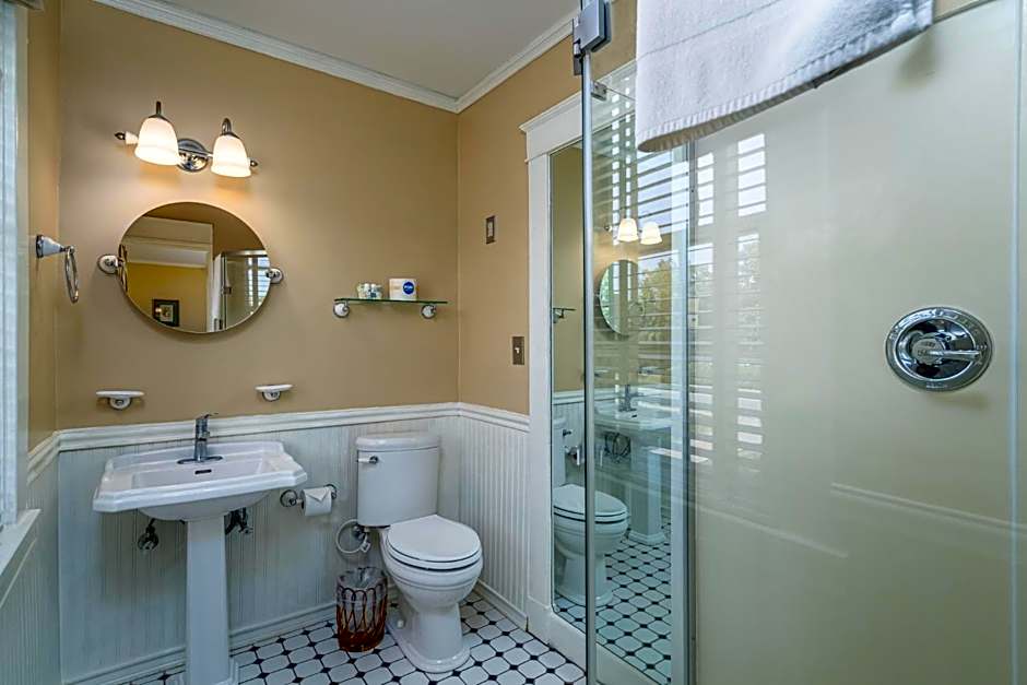 Cedars of Williamsburg Bed & Breakfast