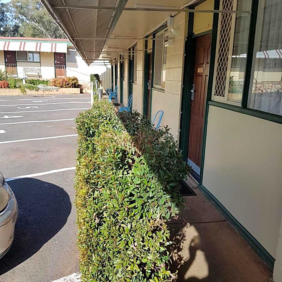 Golden Peak Motel PeakHill