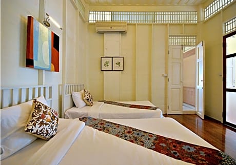 Quadruple Room with Taraban Suite