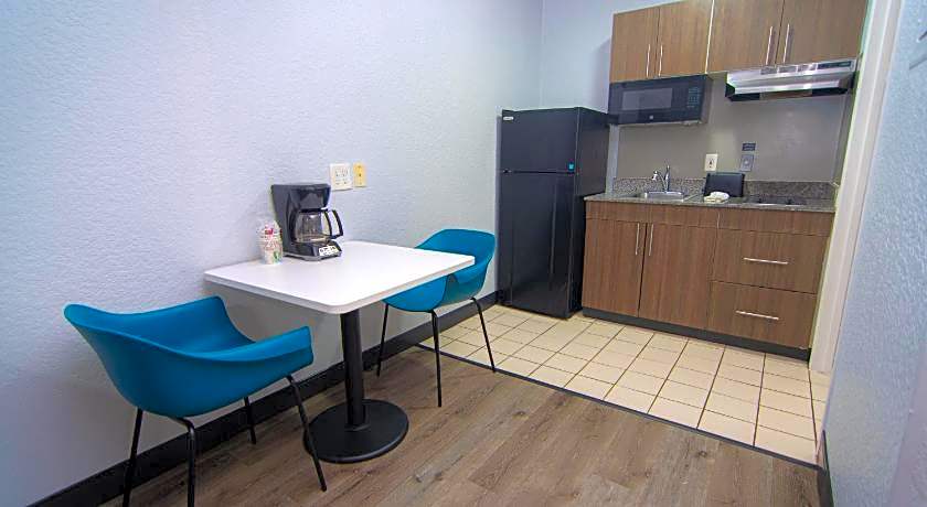 Studio 6 Extended Stay - West Palm Beach, FL