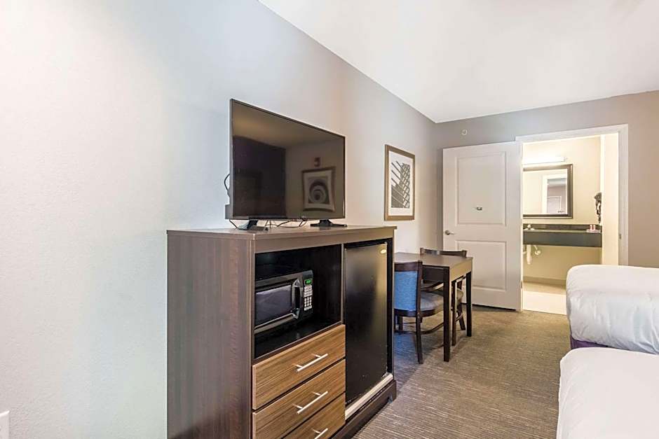 Econo Lodge Inn & Suites North Little Rock