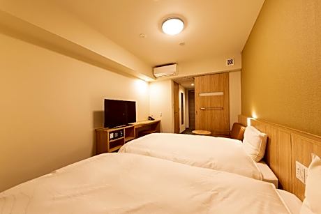 Moderate Twin Room - Non-Smoking