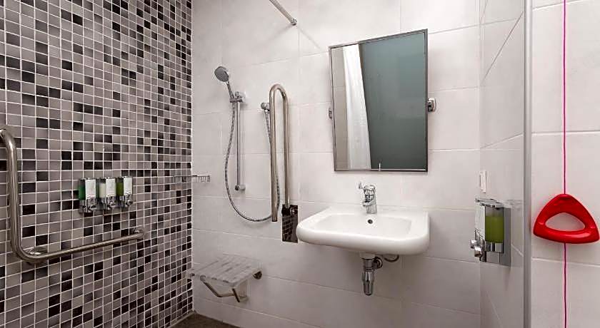 Hampton by Hilton Astana Triumphal Arch