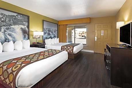 Queen Room with Two Queen Beds - Non-Smoking