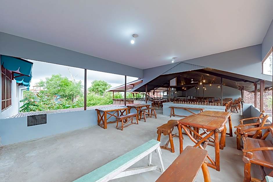 Urbanview Hotel Tropical Ketapang by RedDoorz