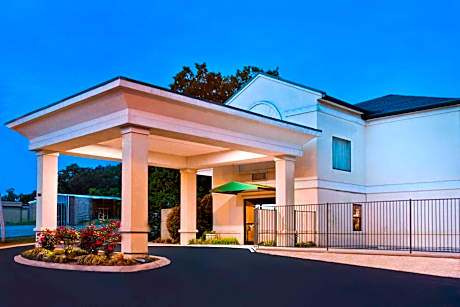 Super 8 by Wyndham Ft. Oglethorpe GA/Chatt TN Area