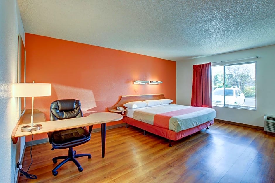 Motel 6-Santa Ana, CA - Irvine - Orange County Airport