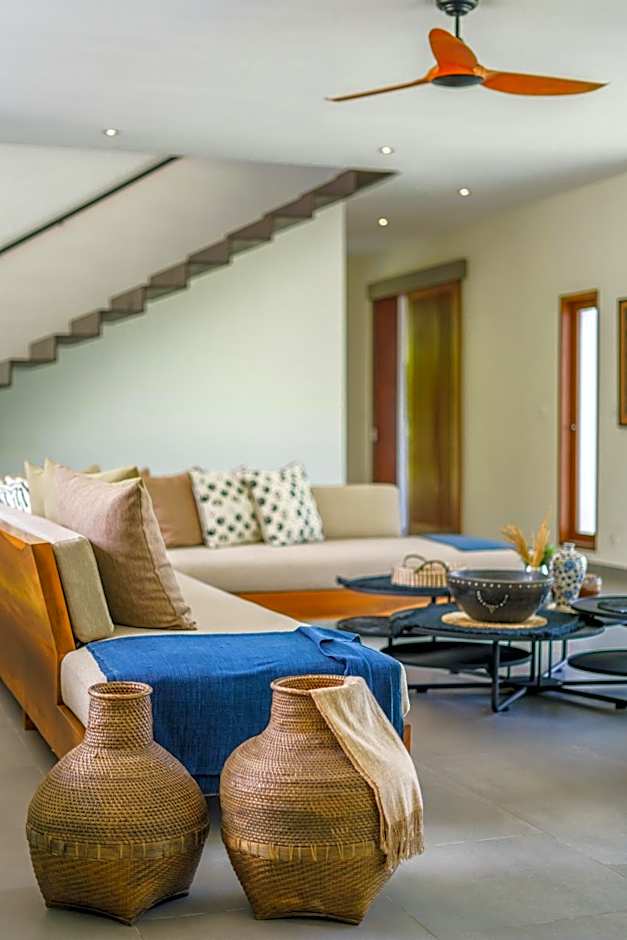 La Maison d'Ulysse - Luxury 4BR Villa Surrounded by Rice Paddies