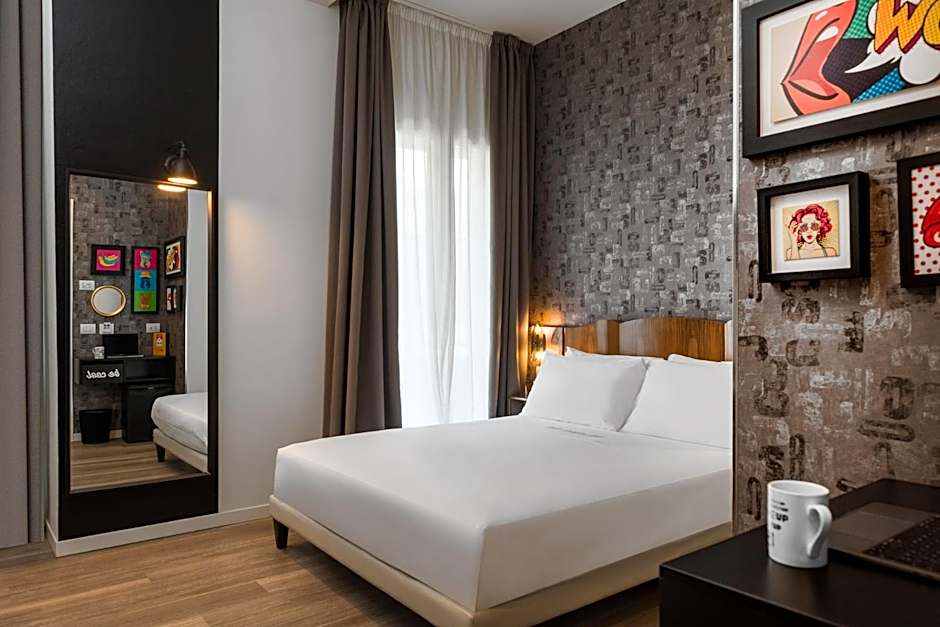 Up Hotel