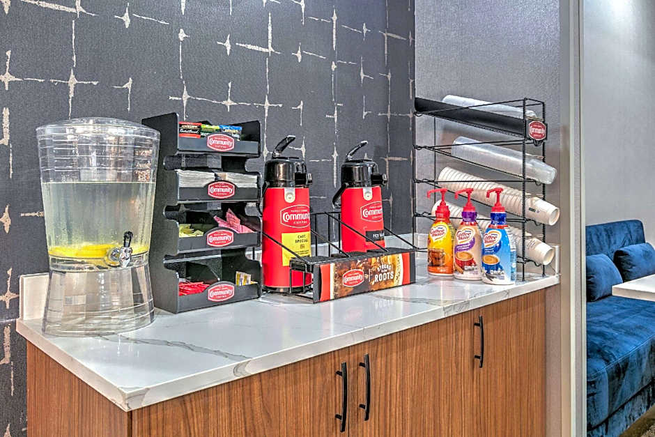 La Quinta Inn & Suites by Wyndham Decatur