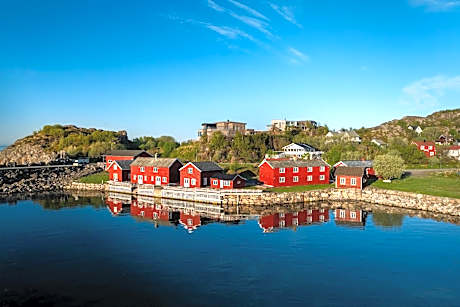 Astra Village - Waterfront Rorbu Cabins in Lofoten