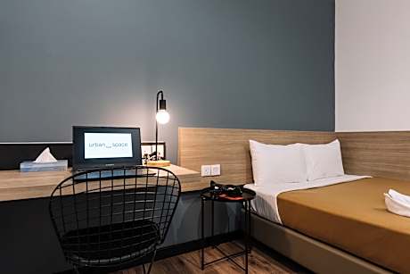 Deluxe Room Without Window