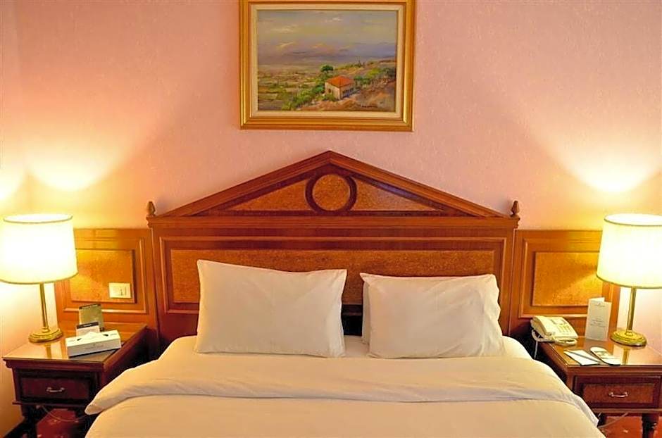 Golden Tulip Serenada Hamra Hotel