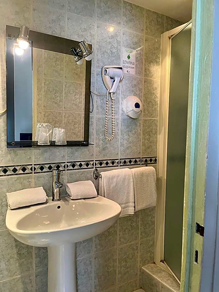 Hôtel Le Thurot- Dijon Centre ville Gare