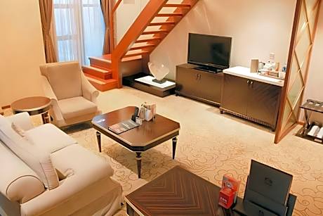 1 King Bed, Executive Floor, Loft