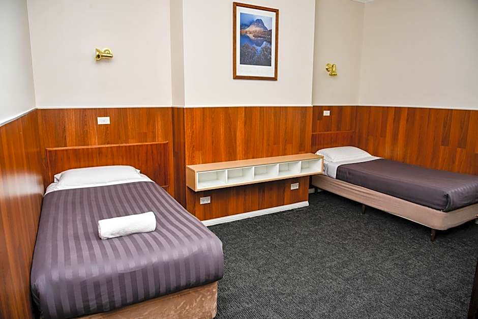 Hobart Tower Motel