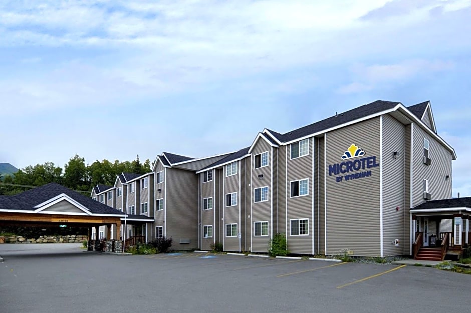 Microtel Inn & Suites by Wyndham Eagle River/Anchorage Are