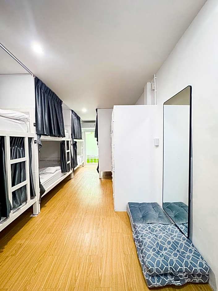 Bed in 8-Bed Mixed Dormitory Room — 24 fotoğraftan 1. fotoğraf