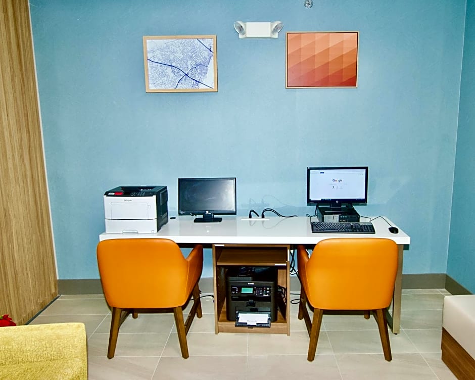 Holiday Inn Express Hotel & Suites St Charles By IHG