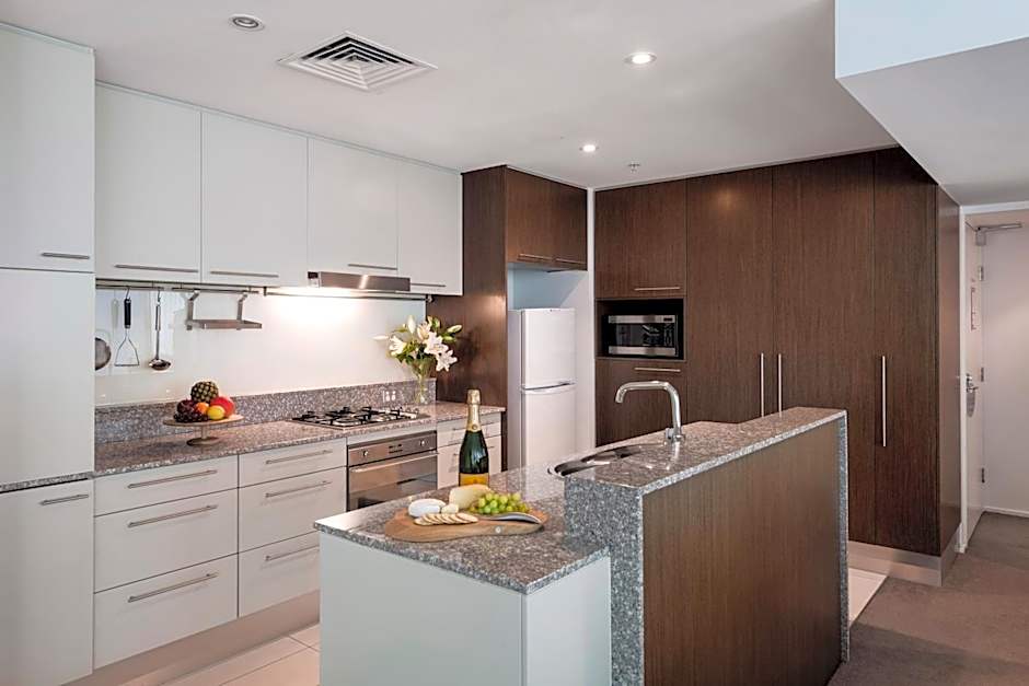 Oaks Brisbane Aurora Suites