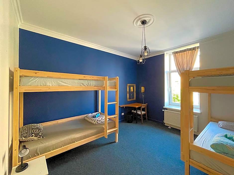 Cinnamon Sally Backpackers Hostel