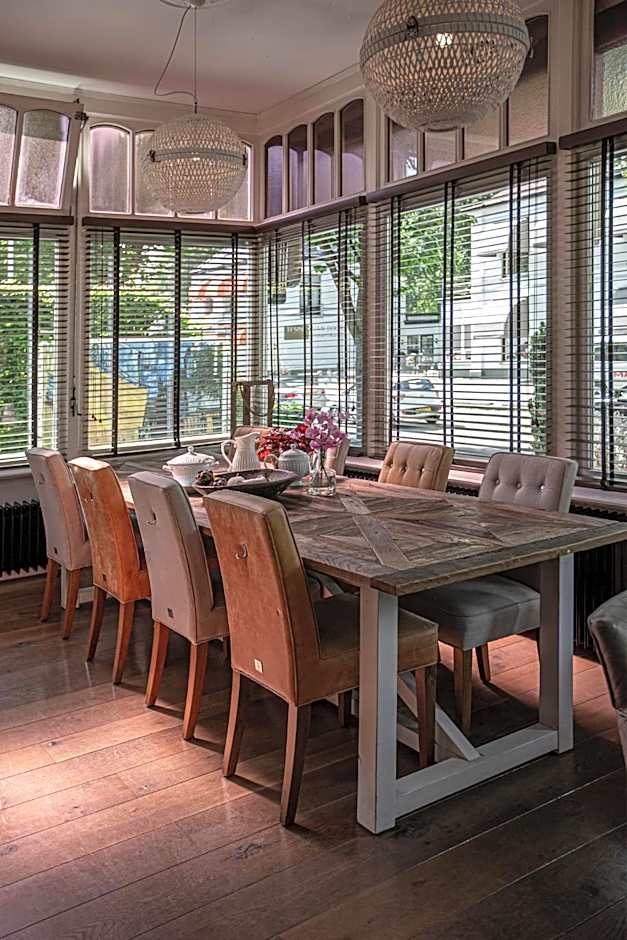 Zenzez Hotel & Lounge