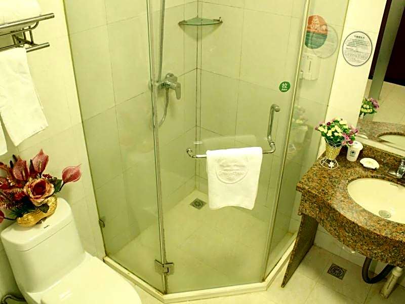 GreenTree Alliance JiangXi ShangRao YiYang County ZhiMin Aveune YingBin Avenue Hotel