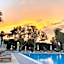 Adelais Bay Hotel