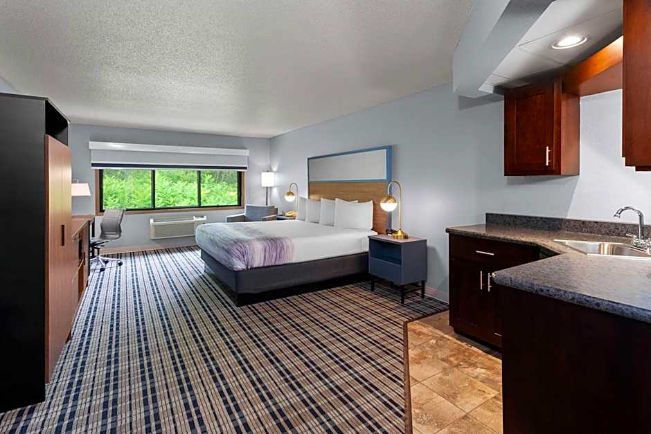 AmericInn by Wyndham West Salem