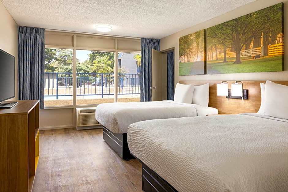 Days Inn by Wyndham McComb MS