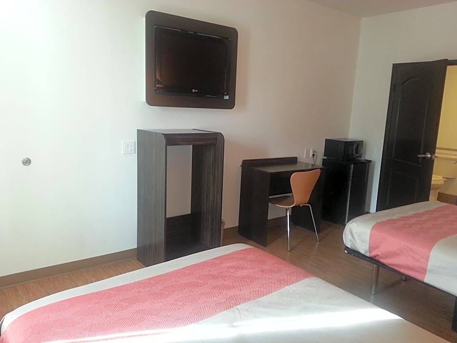 Motel 6 Bell Gardens