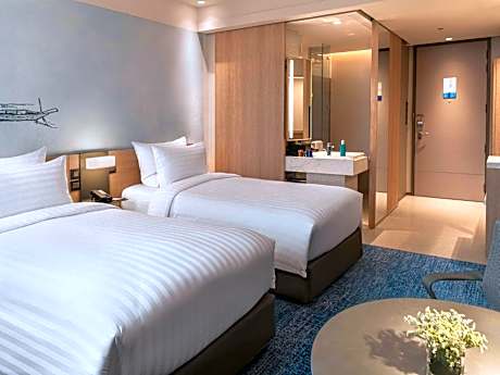 Deluxe Room Twin Beds