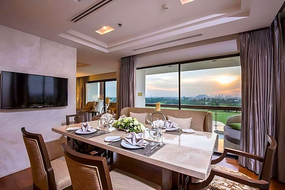 Summit Windmill Golf Residence