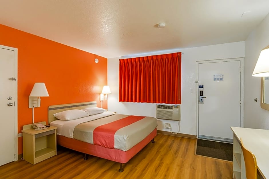 Motel 6-Schiller Park, IL - Chicago O'Hare