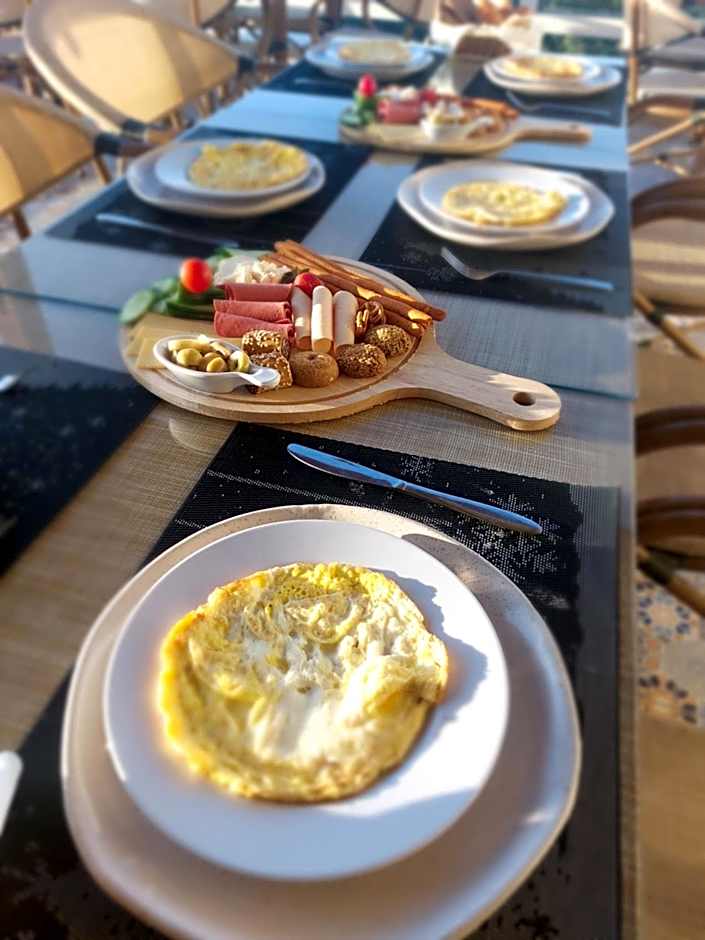 DouDou Pyramids View Hotel