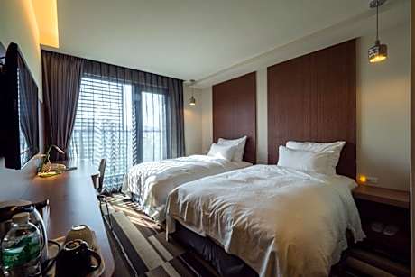 Connecting Family Room