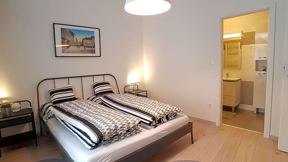 Piacsek Apartmanház